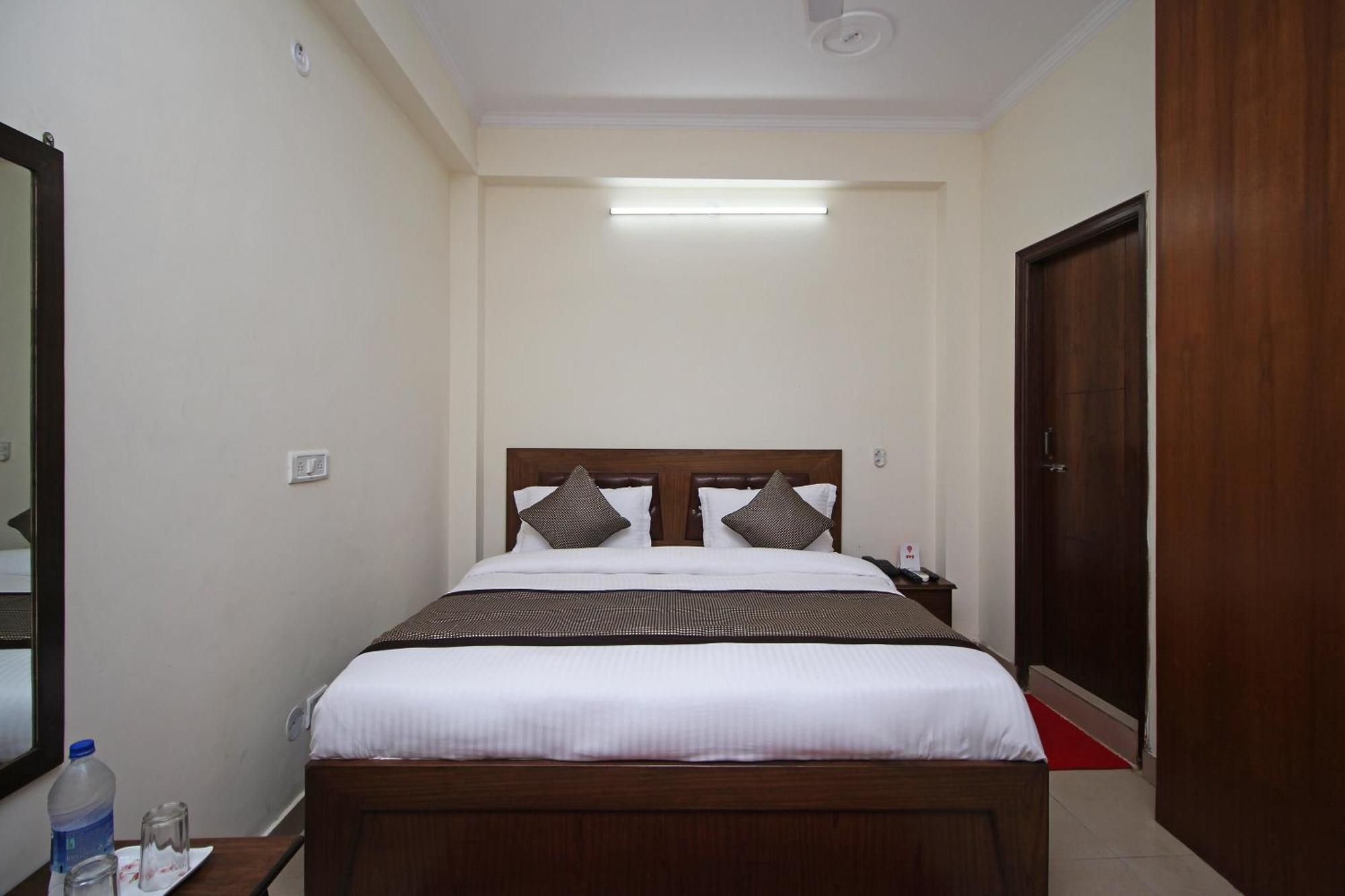Hotel O Surya Palace New Delhi Exterior photo
