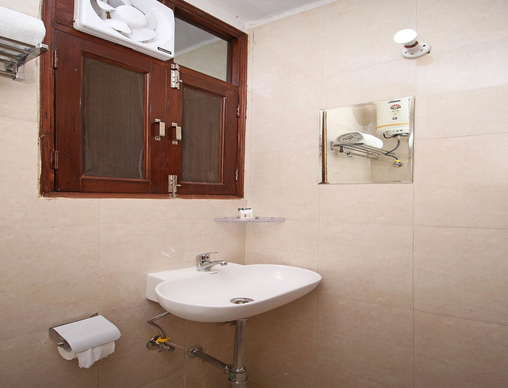 Hotel O Surya Palace New Delhi Exterior photo